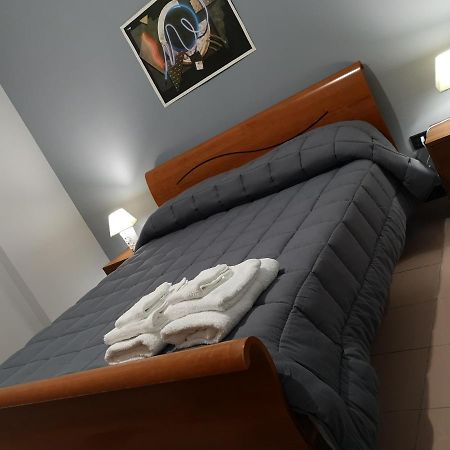 La Regina Di Coppe Apartment Licata Luaran gambar