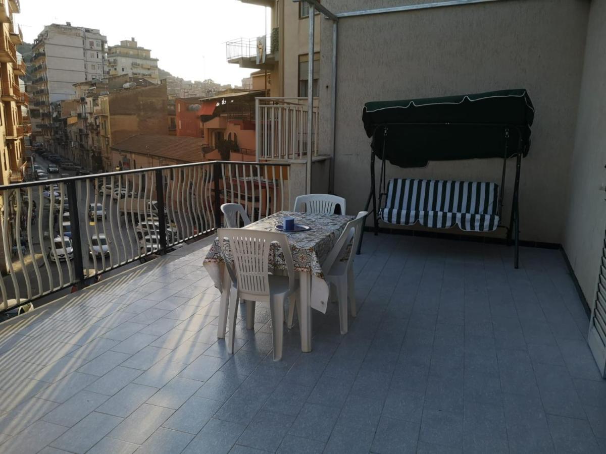 La Regina Di Coppe Apartment Licata Luaran gambar